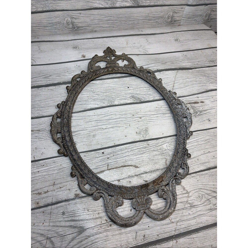 Vintage Italian Gilt Brass Oval Frame Ornate 17”x12” Gold Distressed Gothic
